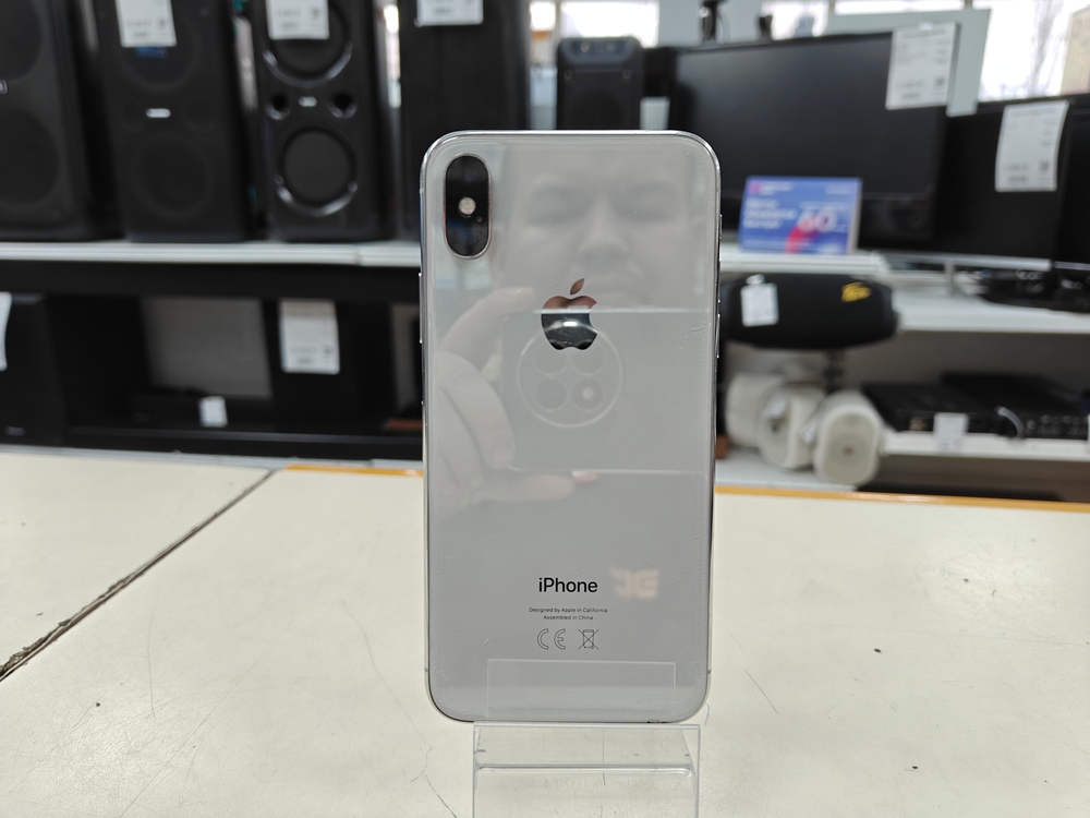Смартфон Apple iPhone X 64Gb
