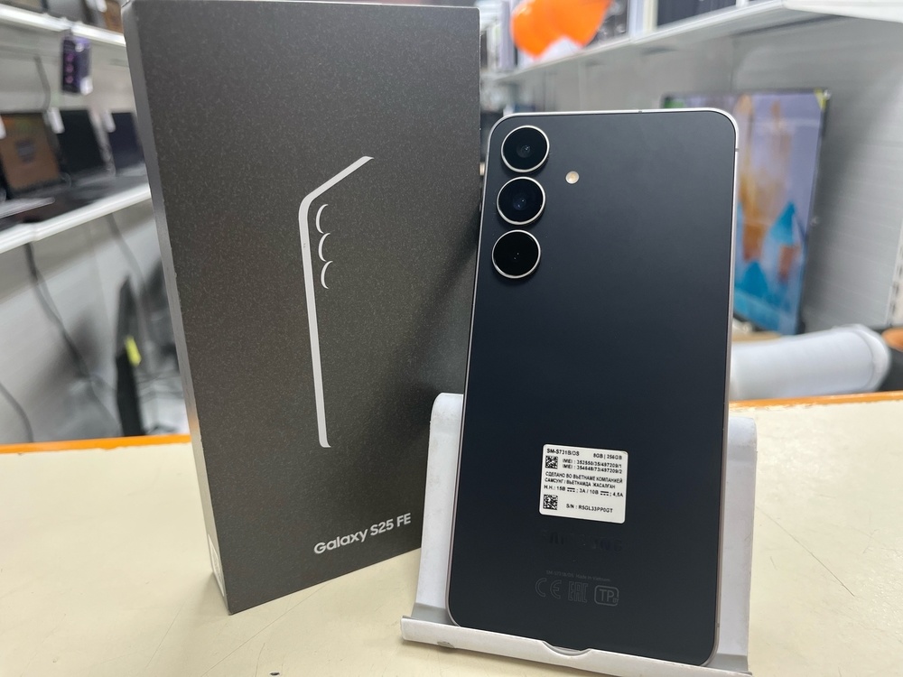 Смартфон Samsung Galaxy S25 FE 8/256
