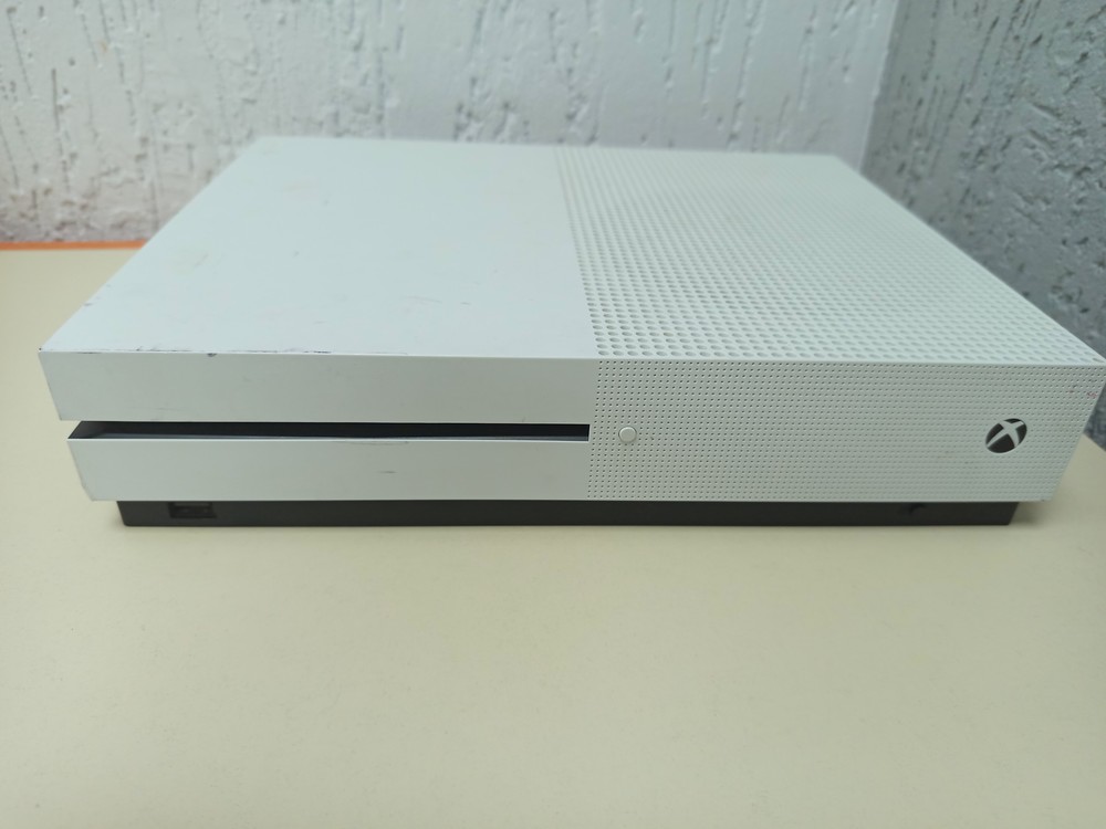 Игровая приставка Xbox One S 1TB