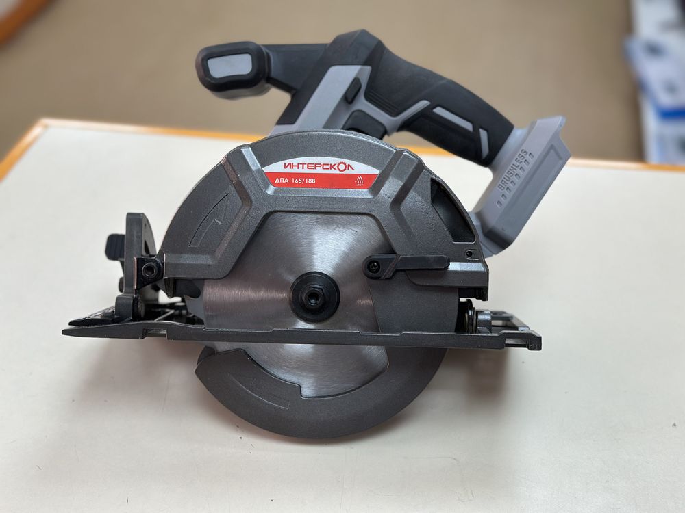 Дисковая пила Интерскол ДПА-165/18В