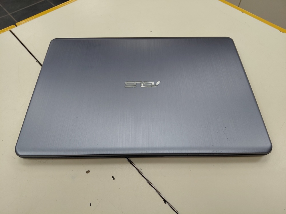Ноутбук ASUS; Celeron N3350, Intel HD Graphics 500, 4 Гб, 128 Гб, Нет
