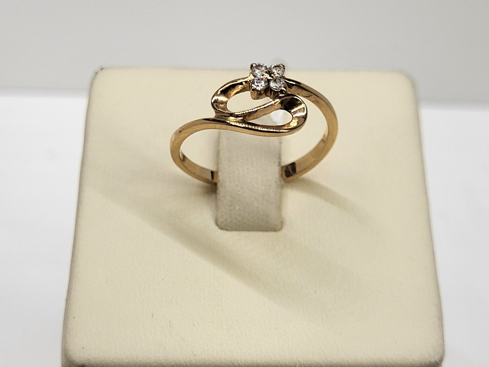 КОЛЬЦО С КАМНЯМИ (Au 585)