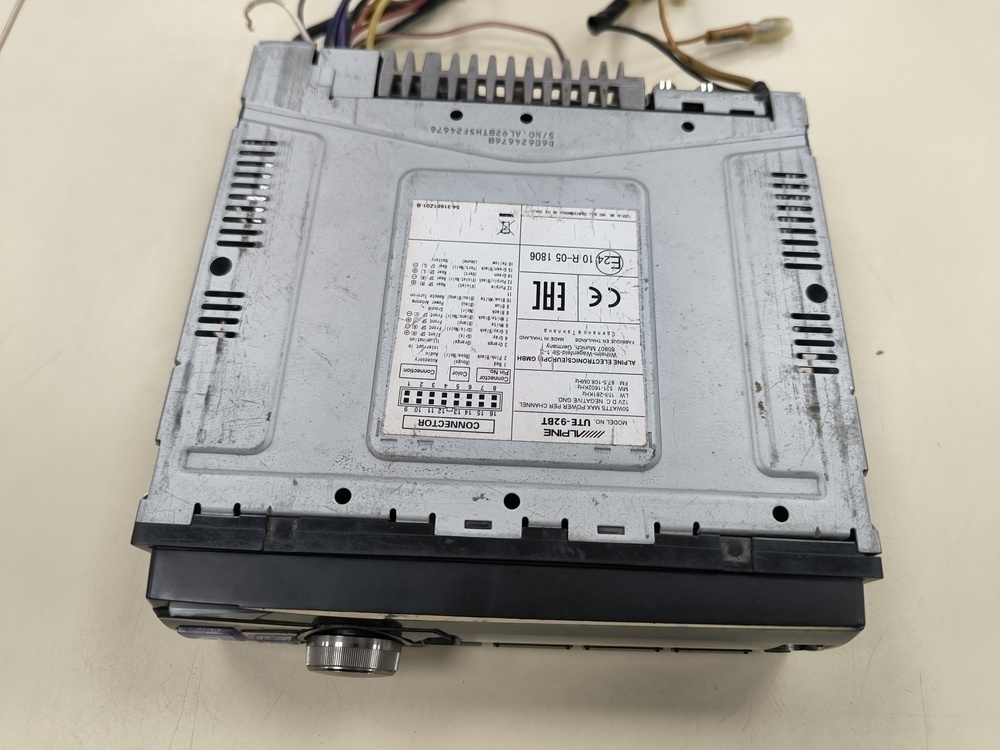 Автомагнитола Alpine UTE-92BT