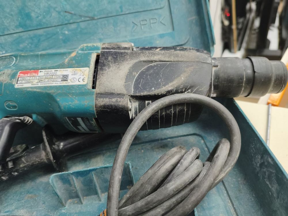 Перфоратор Makita HR2020