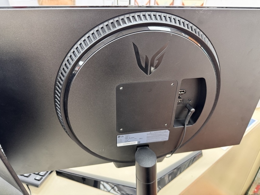 Монитор LG UltraGear 27GS60F-B