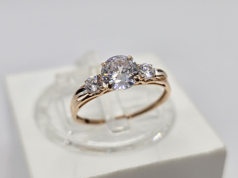 КОЛЬЦО С КАМНЯМИ (Au 585)