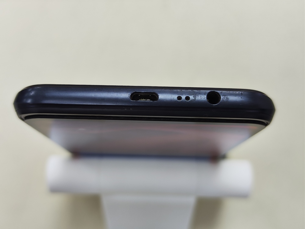 Смартфон Realme C21 3/32