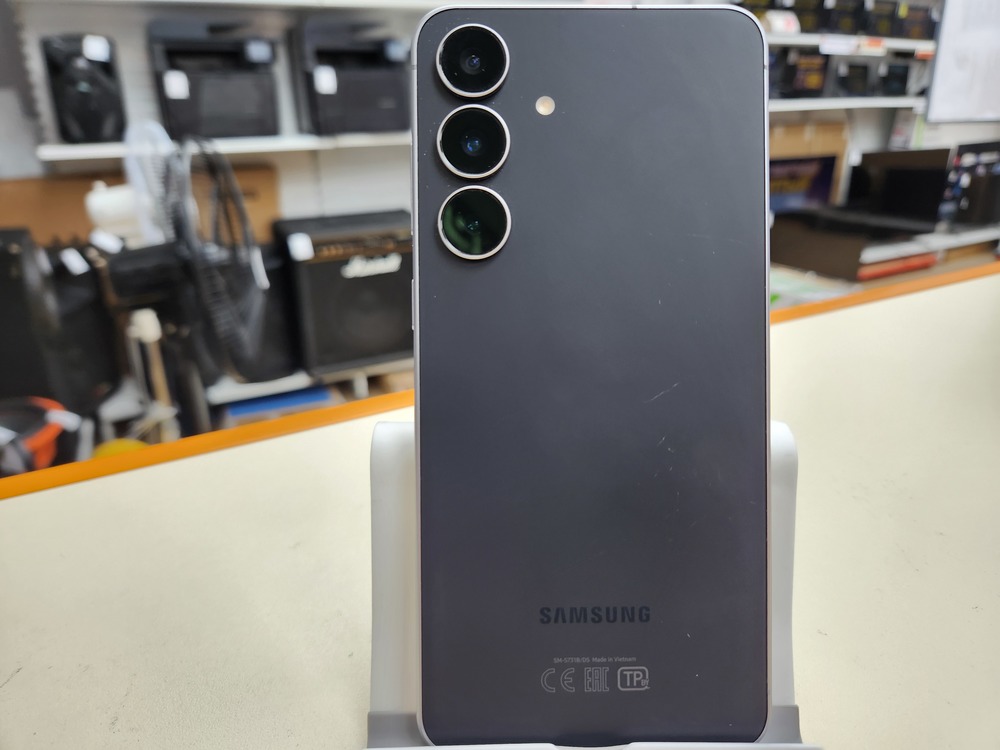 Смартфон Samsung Galaxy S25FE 8/256