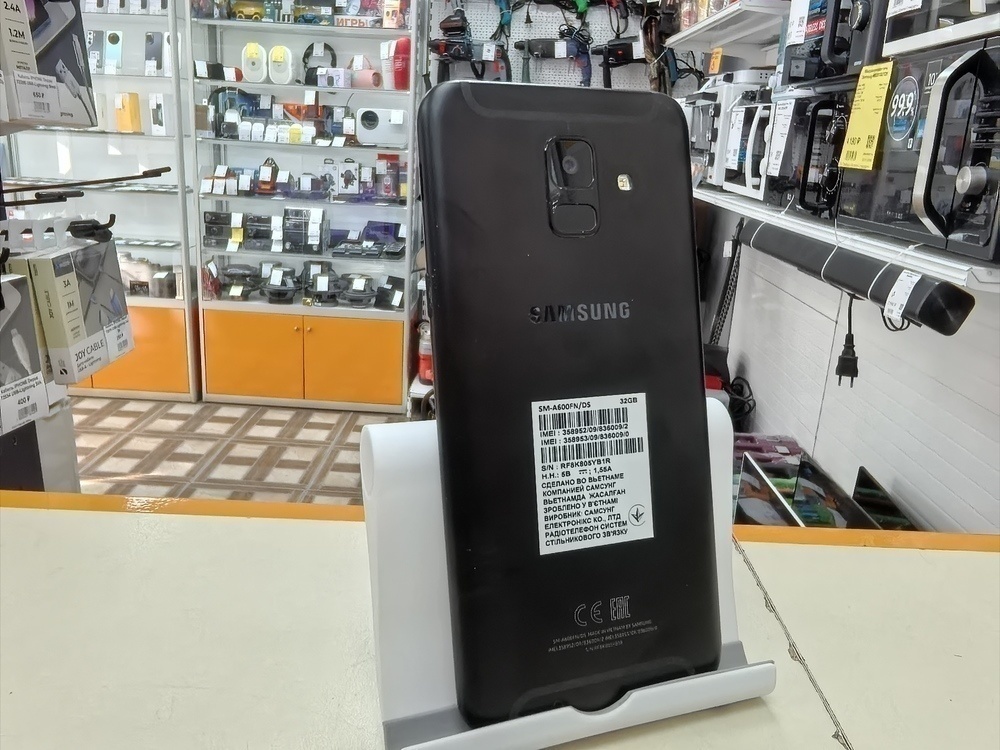 Смартфон Samsung Galaxy A6 3/32