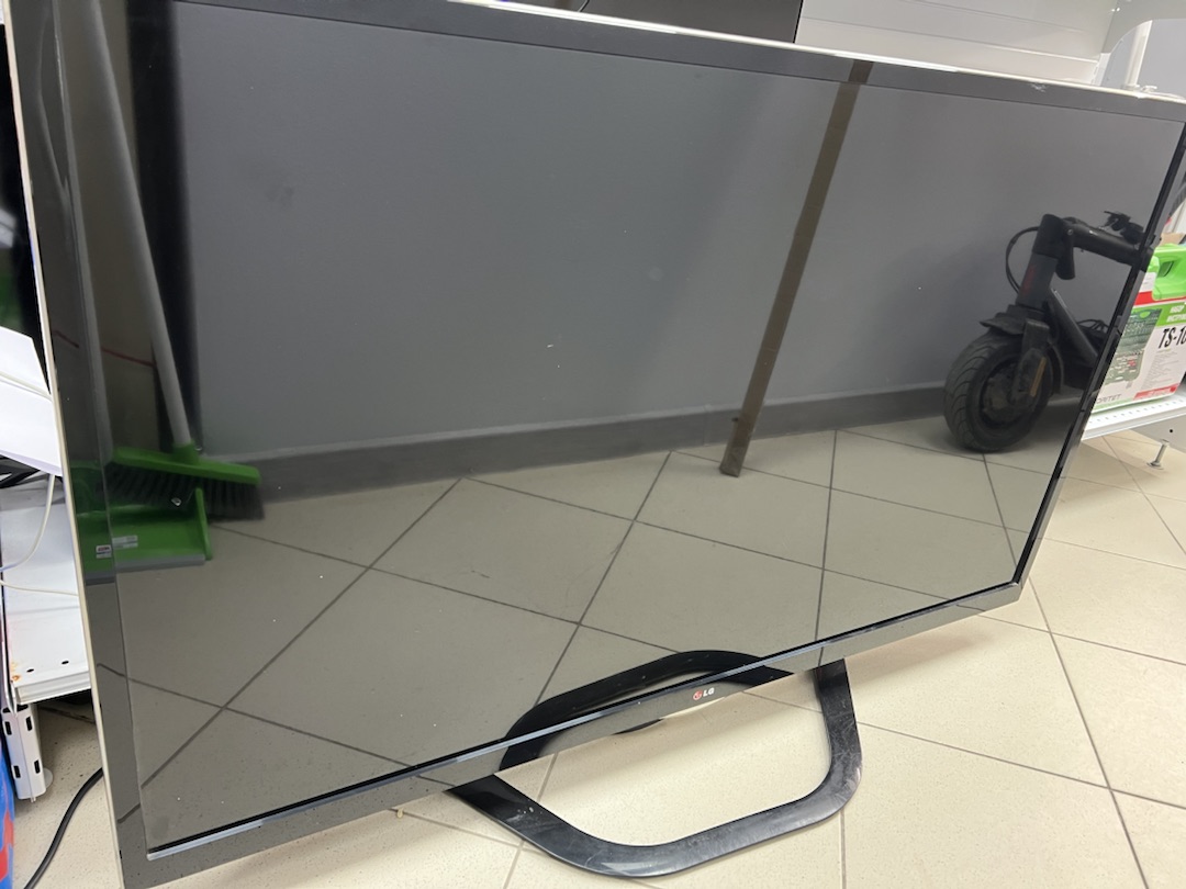 LED Телевизор LG 47LA643V