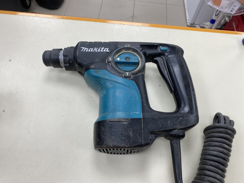 Перфоратор Makita HR 2810