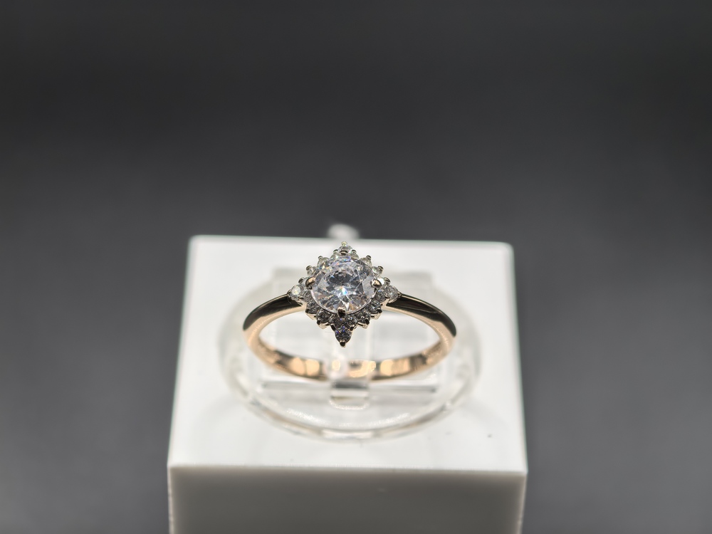 КОЛКМИ585 КОЛЬЦО С КАМНЯМИ (Au 585)