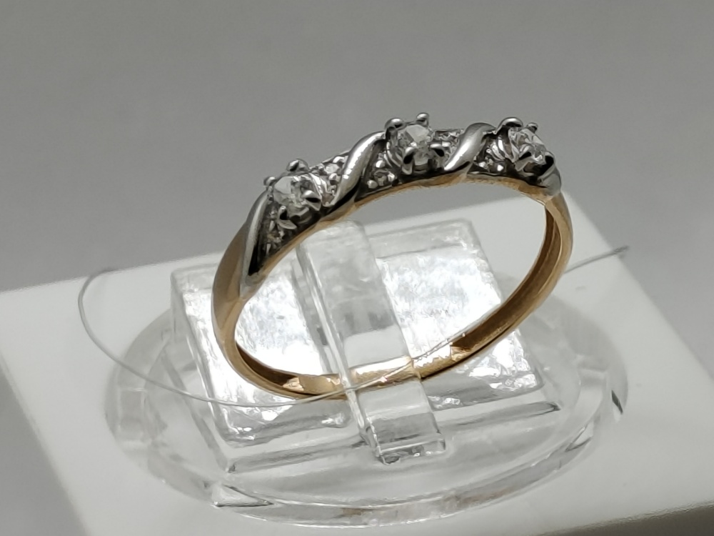 КОЛЬЦО С КАМНЯМИ (Au 585)