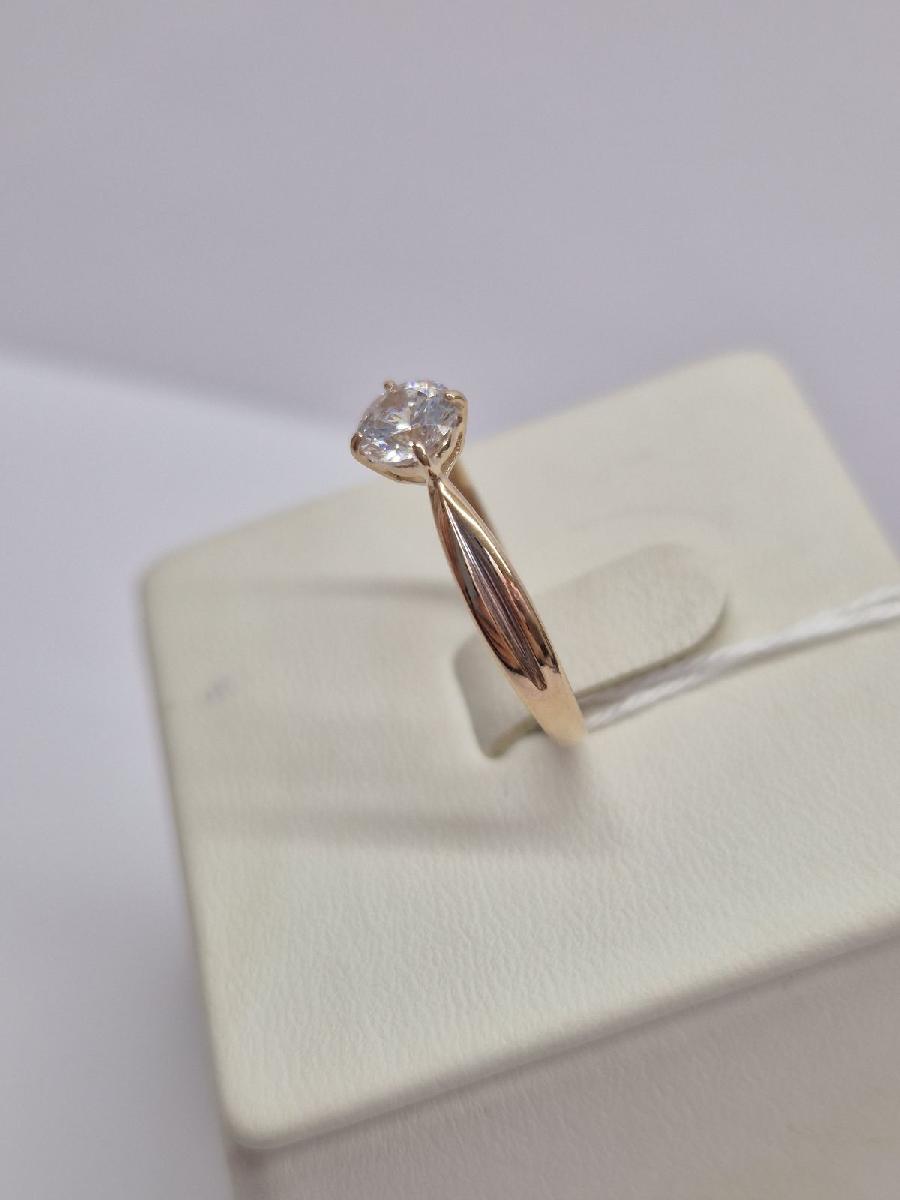 КОЛКМ585 КОЛЬЦО С КАМНЕМ (Au 585)