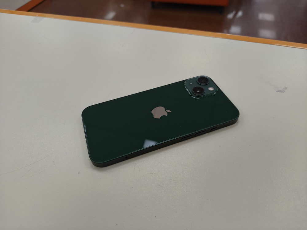 Смартфон Apple iPhone 13 128Gb