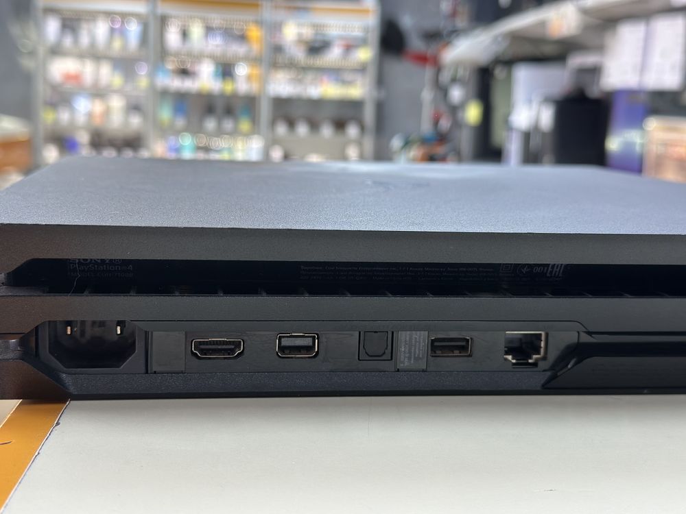 Игровая приставка PlayStation 4 Pro 1Tb