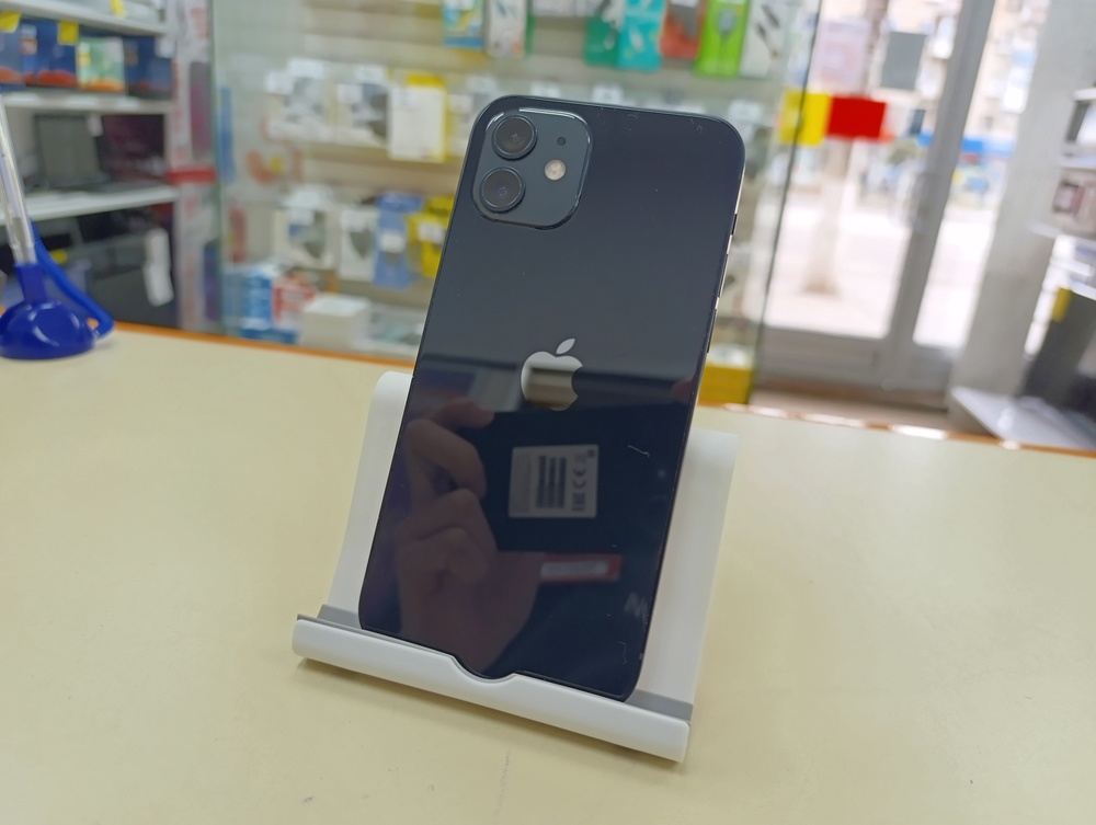Смартфон Apple iPhone 12 64Gb