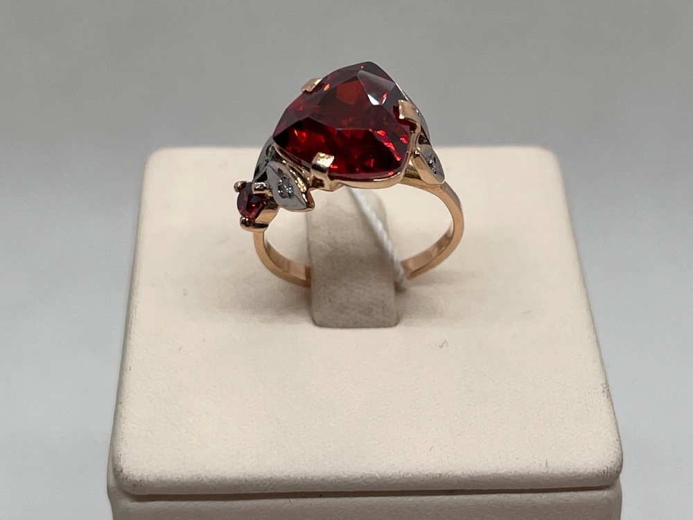 КОЛЬЦО С КАМНЯМИ (Au 585)