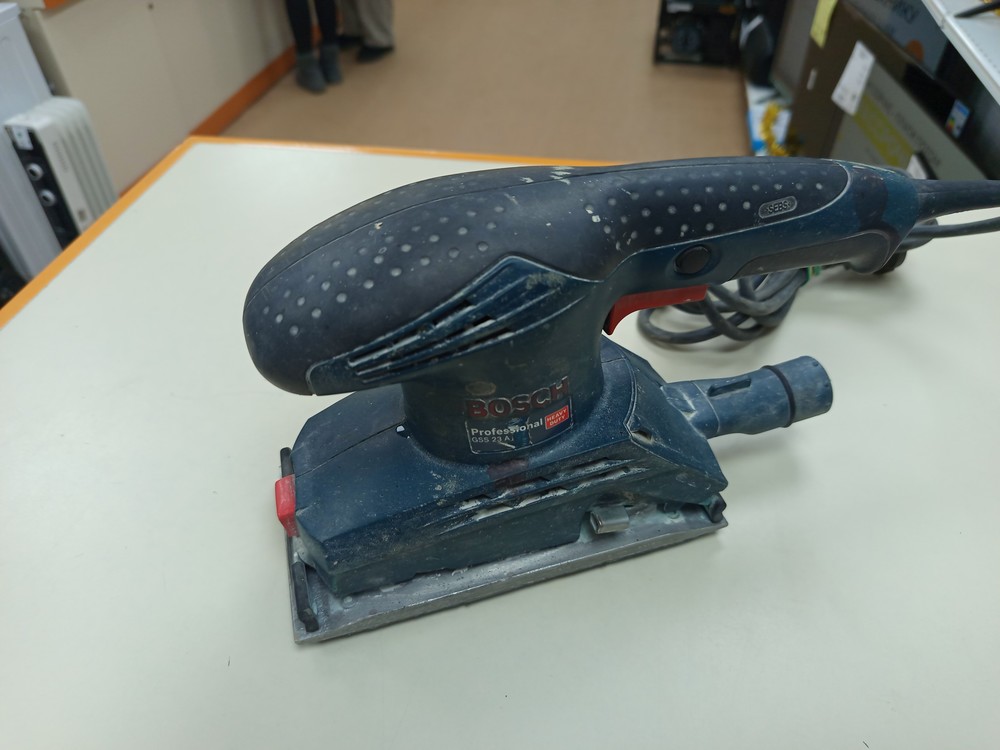 Полировальная машина Bosch GSS 23 A