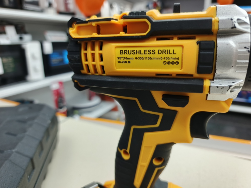 Шуруповерт Dewalt 48V