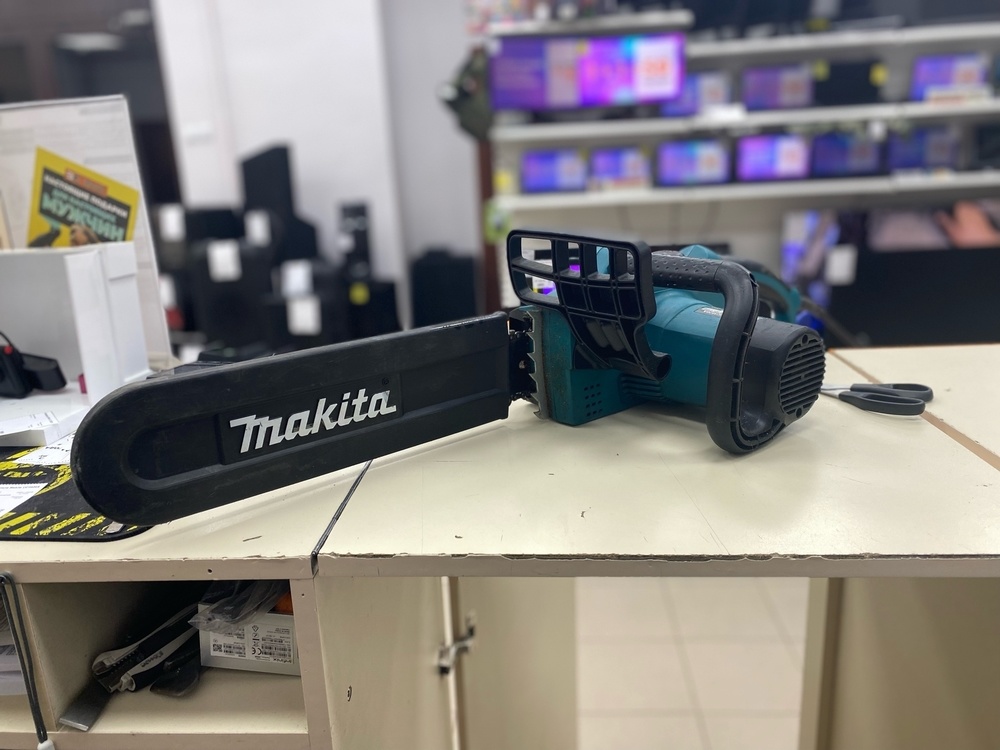 Электропила Makita UC3520A