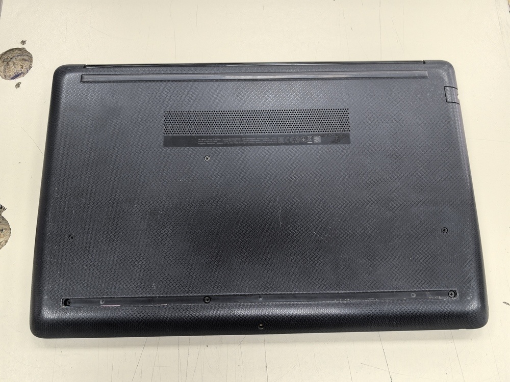 Ноутбук HP; Athlon 300U, Radeon Vega 3, 8 Гб, 250 Гб, Нет