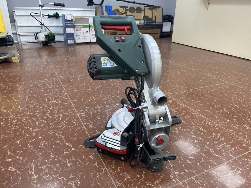 Торцовочная пила Metabo KS-216 Lasercut