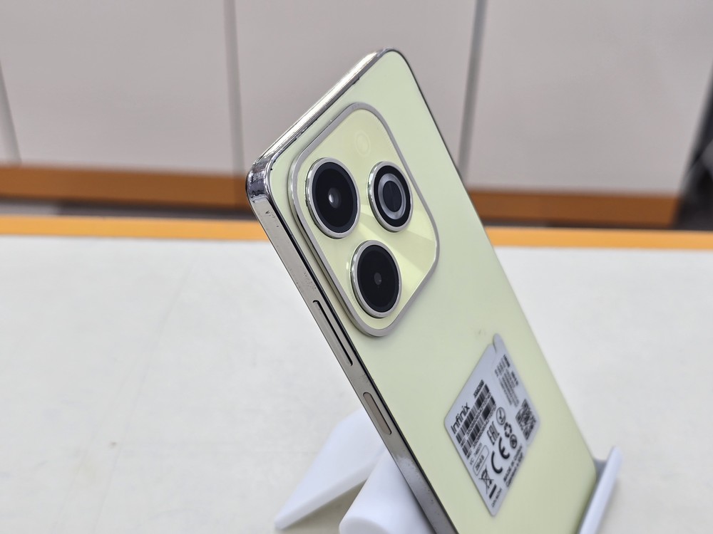 Смартфон Infinix HOT 40i 8/256