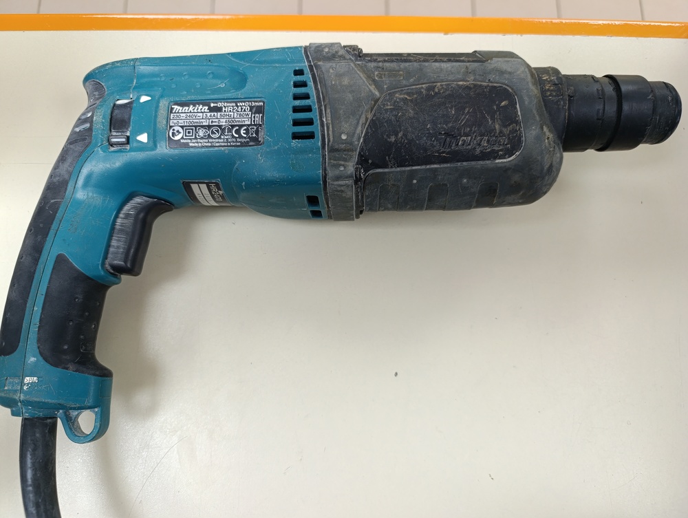 Перфоратор Makita HR2470