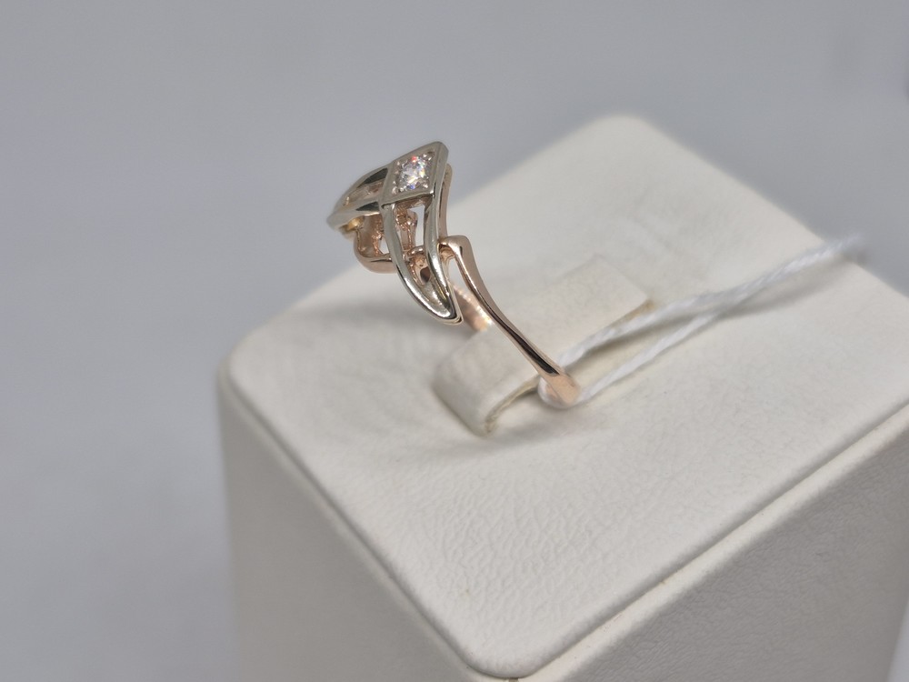 КОЛКМ585 КОЛЬЦО С КАМНЕМ (Au 585)