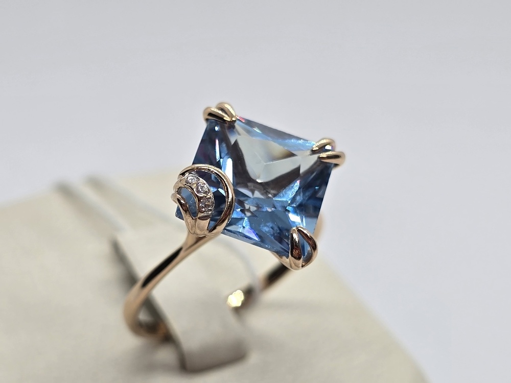 КОЛЬЦО С КАМНЯМИ (Au 585)