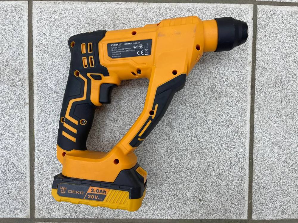 Перфоратор Deko DKCH20