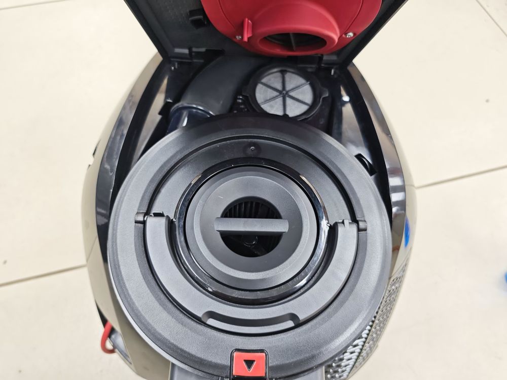 Пылесос Bosch ProPower 2500w;