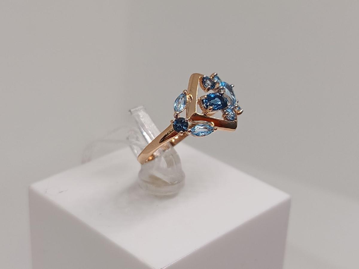 КОЛЬЦО С КАМНЯМИ (Au 585)