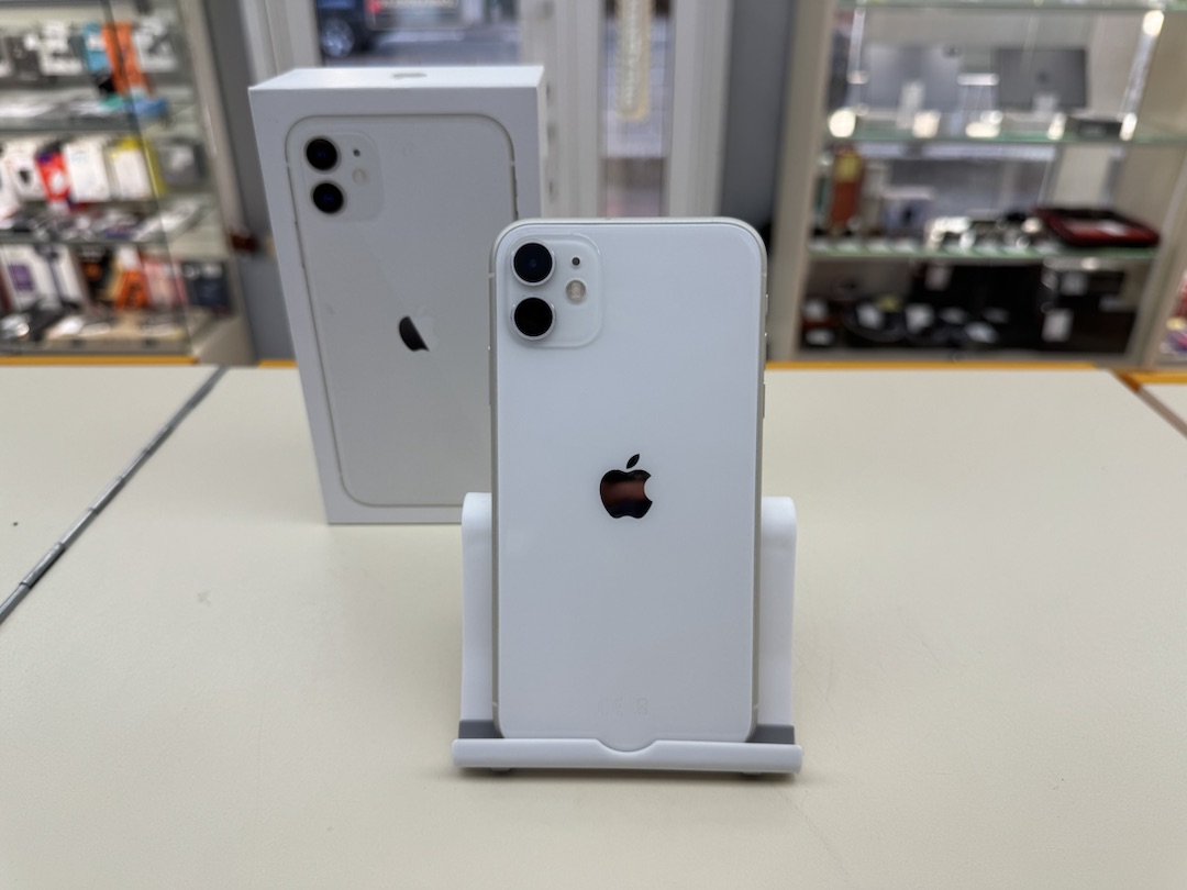 Смартфон Apple iPhone 11 64Gb