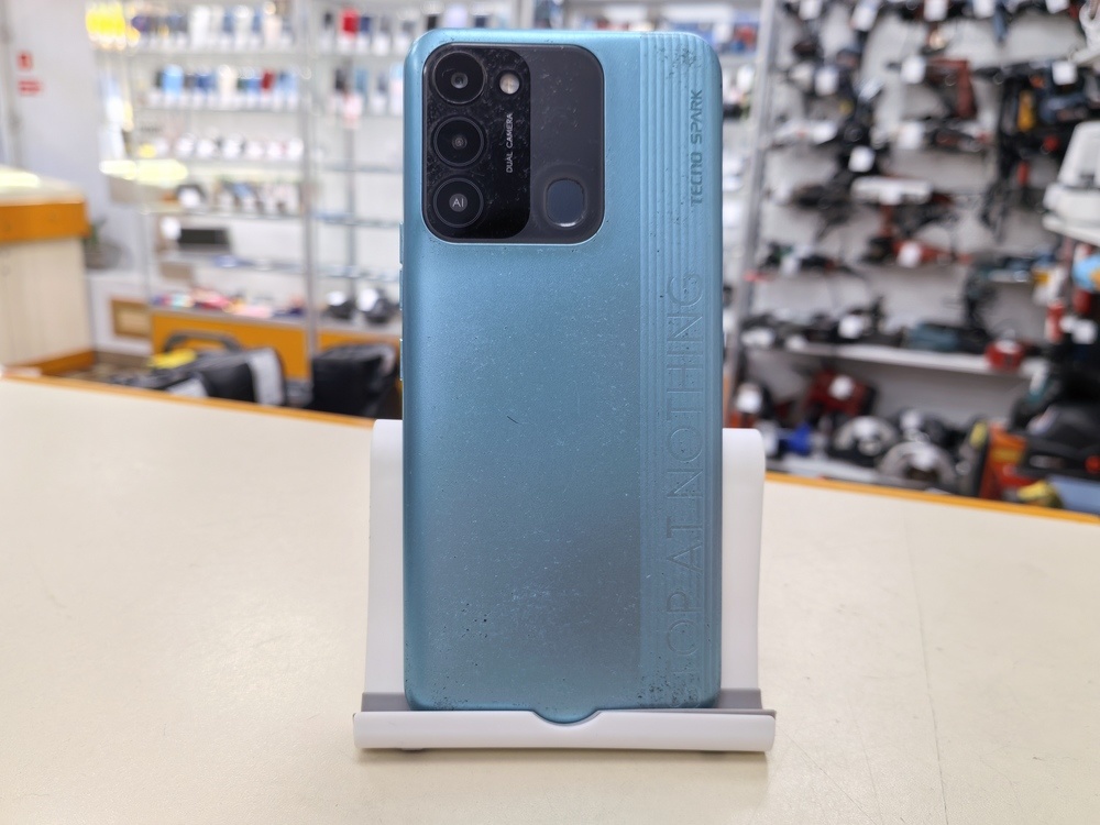 Смартфон Tecno Spark 8C 4/64