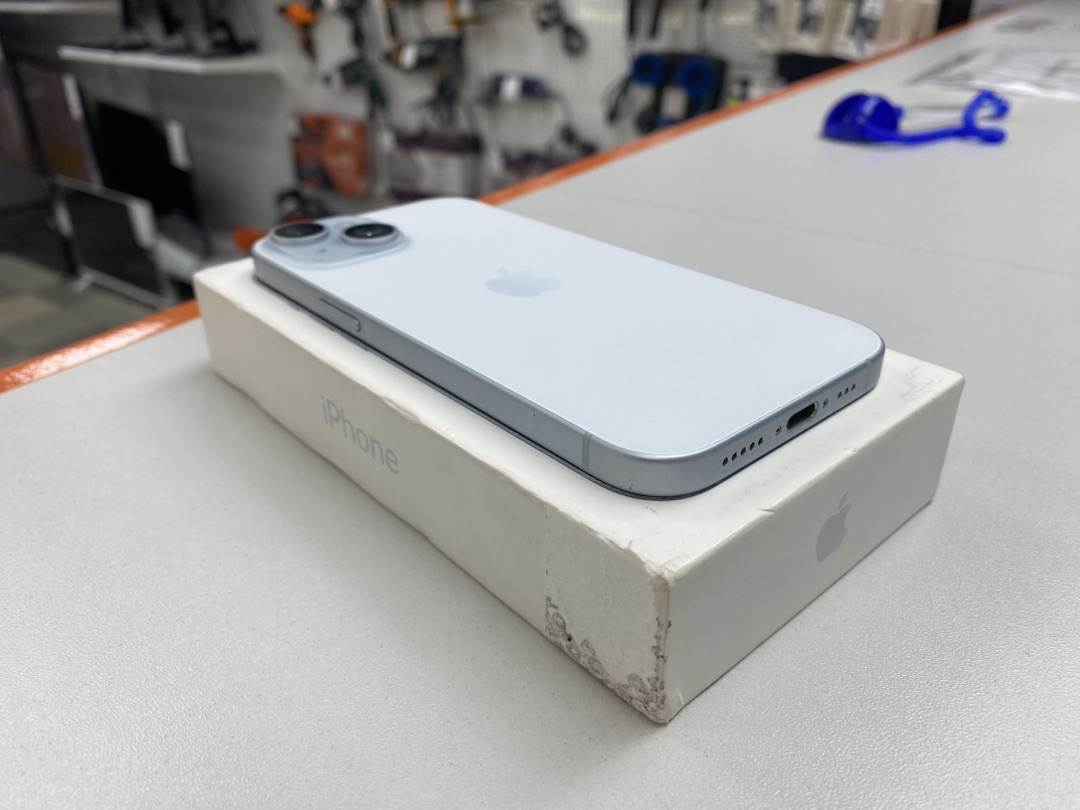 Смартфон Apple Iphone 15 128Gb