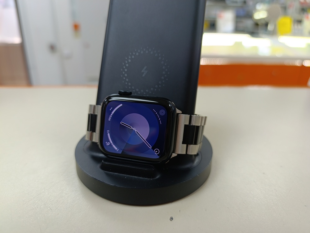 Смарт-часы Apple Watch SE 2022 44mm