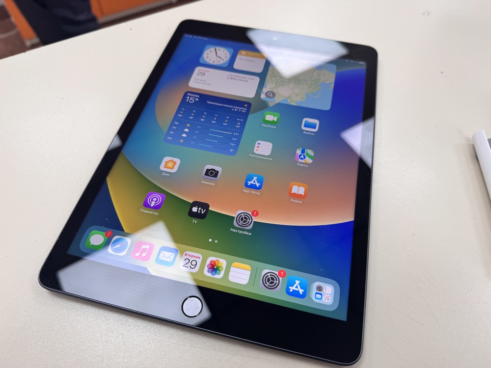 Планшет Apple iPad 9 64 ГБ (2021 A2602 (Wi-Fi)