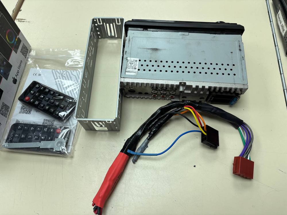 Автомагнитола Aura AMH-79DSP