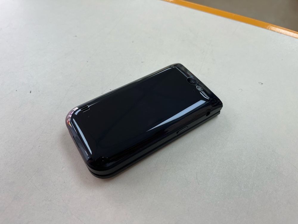 Мобильный телефон Nokia 2720 Flip