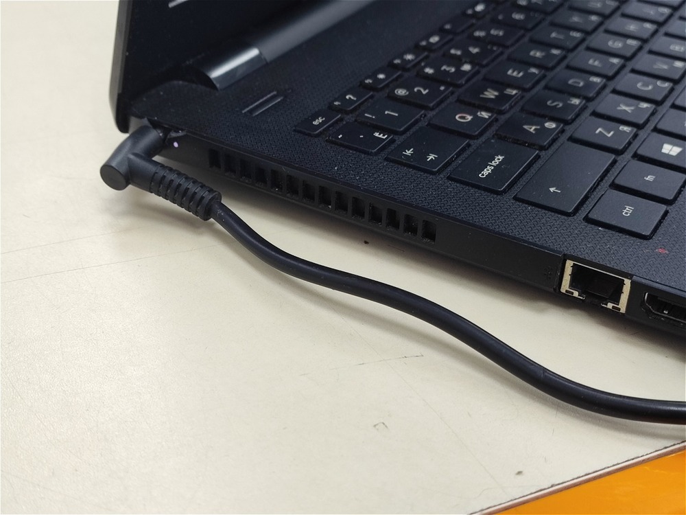 Ноутбук HP; Celeron N3060, Intel UHD Graphics, 4 Гб, 512 GB, Нет