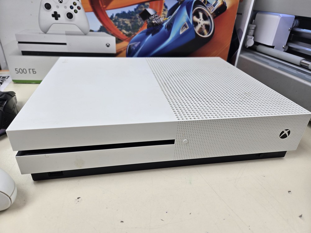 Игровая приставка Xbox One S 500Gb