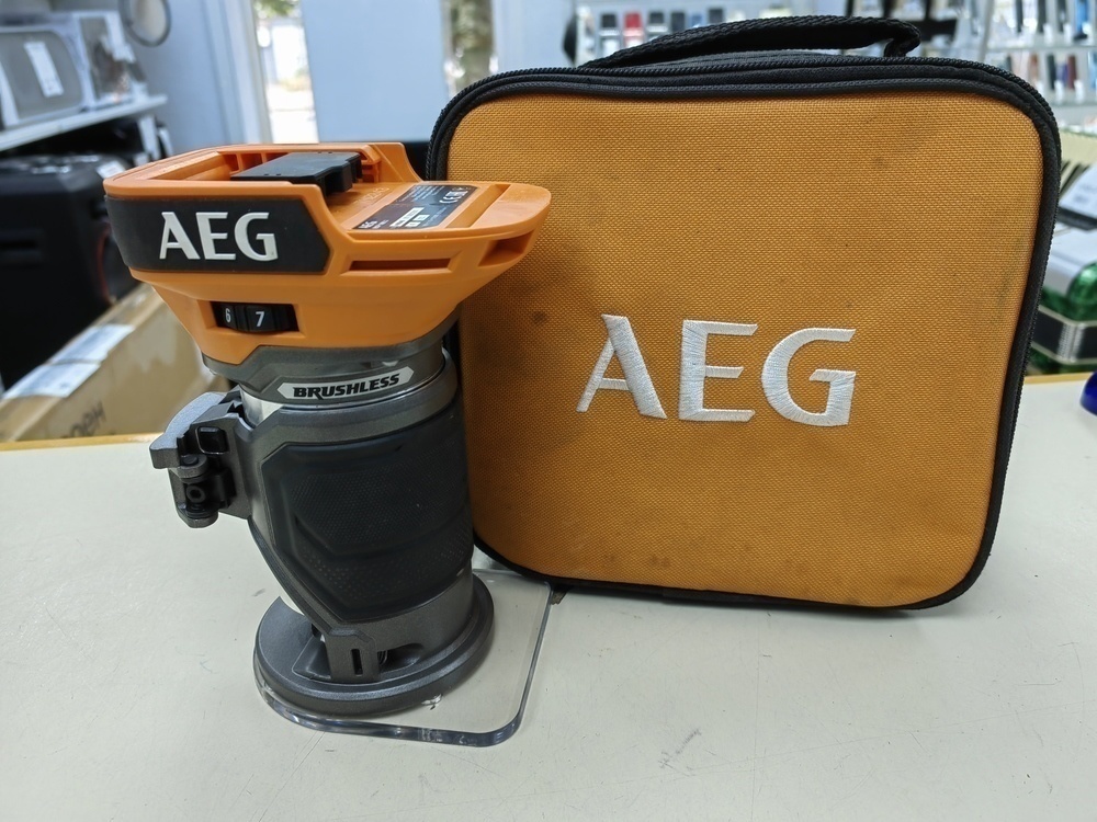 Фрезер AEG BOF18BL-0