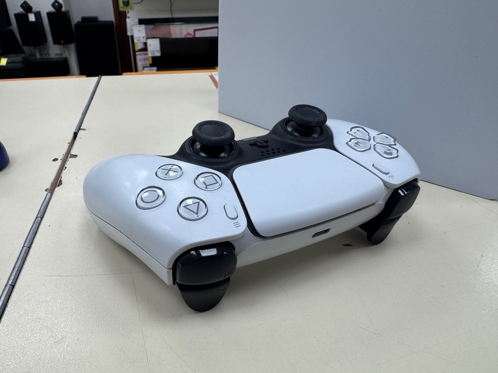 Игровая приставка PlayStation 5 825Gb (С дисководом)