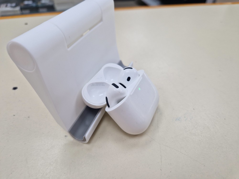 Наушники беспроводные Apple Airpods 4