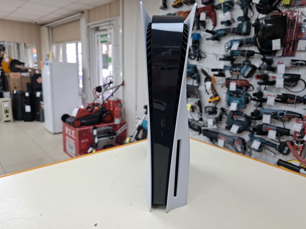 Игровая приставка PlayStation 5 825Gb (С дисководом)