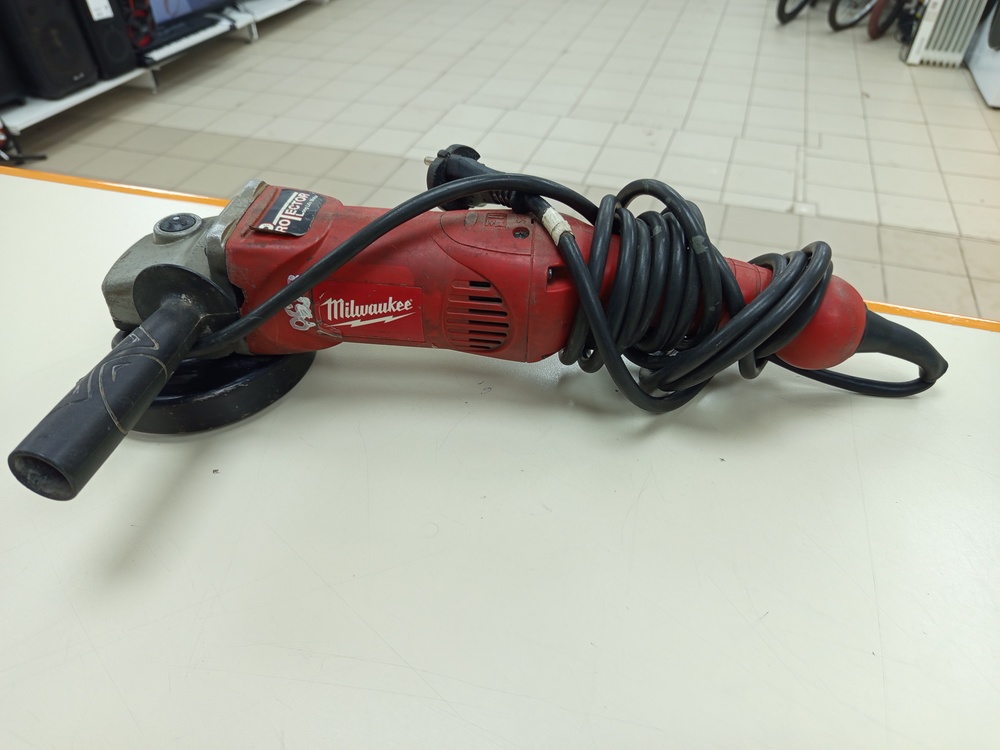 Угловая шлифмашина Milwaukee AG 16-125