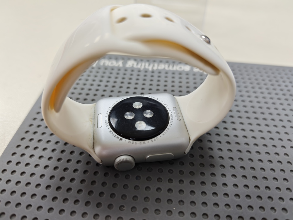 Смарт-часы Apple Watch Series 3 38 мм