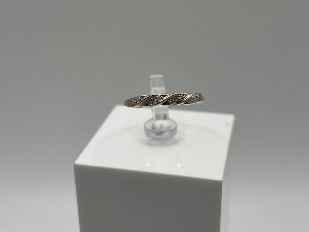 КОЛКМИ375 КОЛЬЦО С КАМНЯМИ (Au 375)